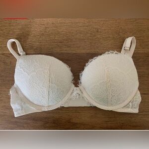 Victoria’s Secret Lace Dream Angels Push Up Bra